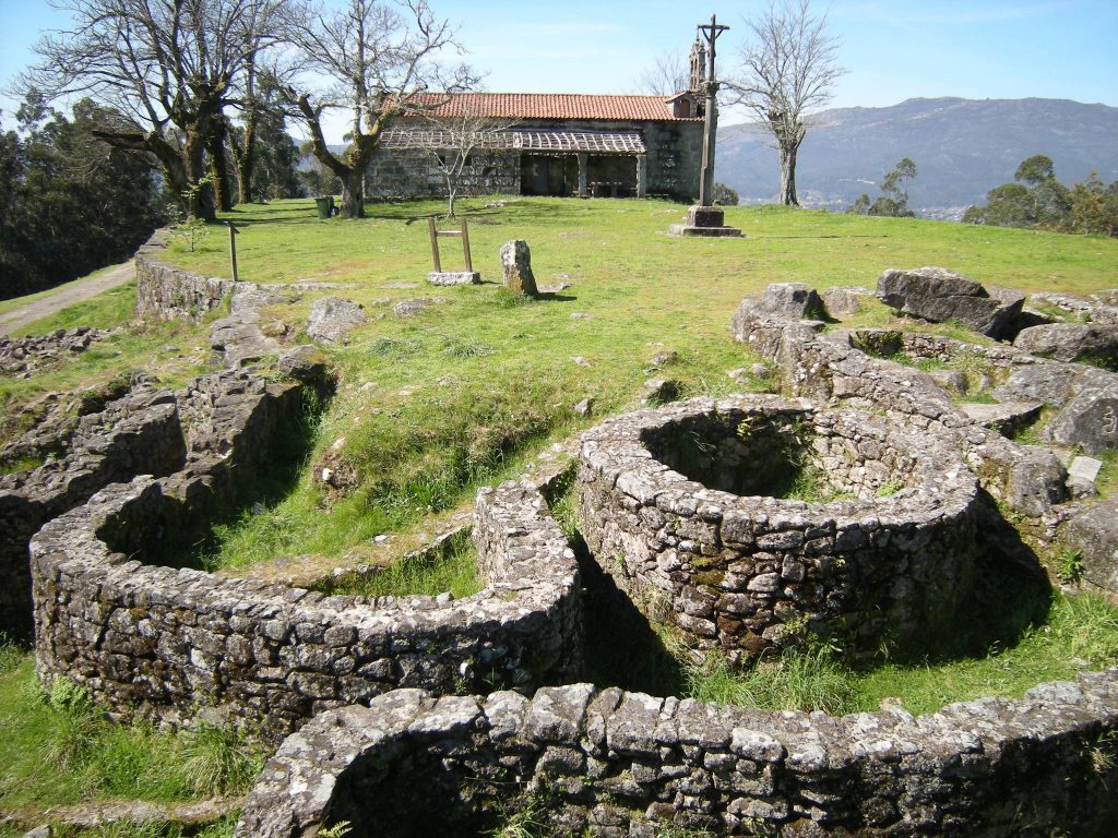 Castro of Troña: A Fortified Galician Settlement in Spain 1 Castro of Troña