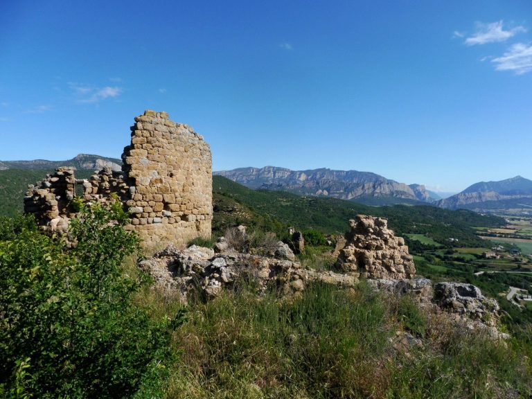 Castell d’Aguilar: A Territorial Frontier Castle in Spain