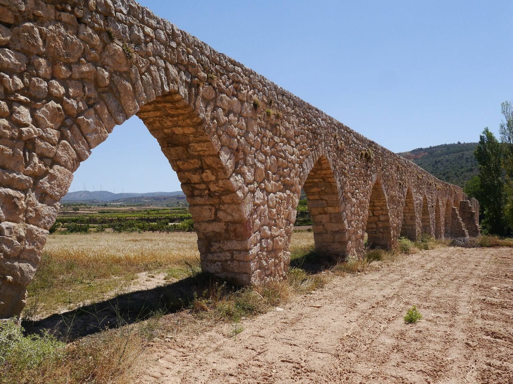 Los Arcos Aqueduct, Alpuente: A Historic Water-Supply System in Spain 1 Los Arcos aqueduct, Alpuente