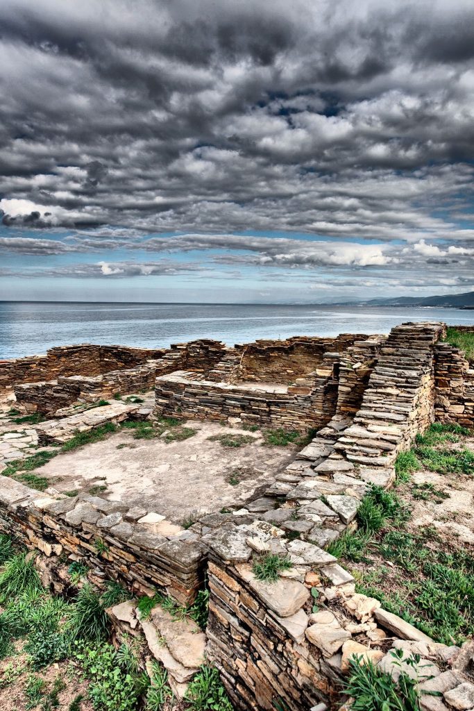 Castro of Fazouro: A Roman-Period Fortified Settlement in Galicia 1 Castro of Fazouro