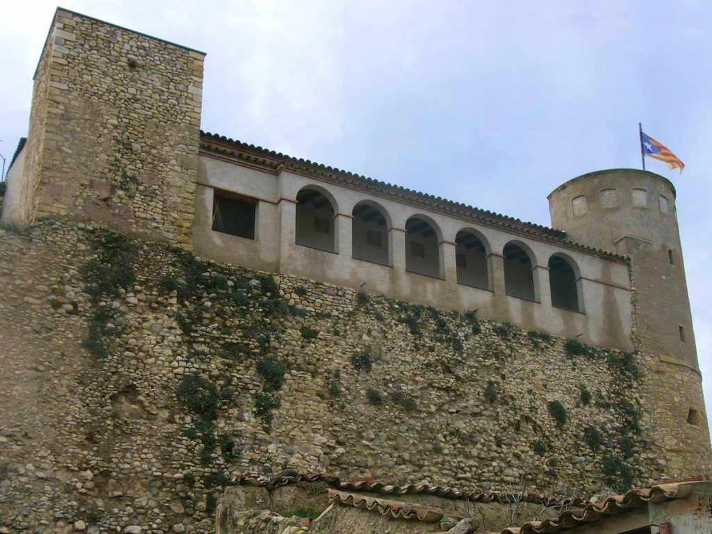 Castell d’Os: A Territorial Castle in Spain 1 Castell d'Os