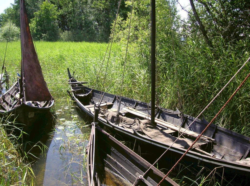 Birka and Hovgården: Viking-Age Trading and Royal Centers in Sweden 3 Birka and Hovgården