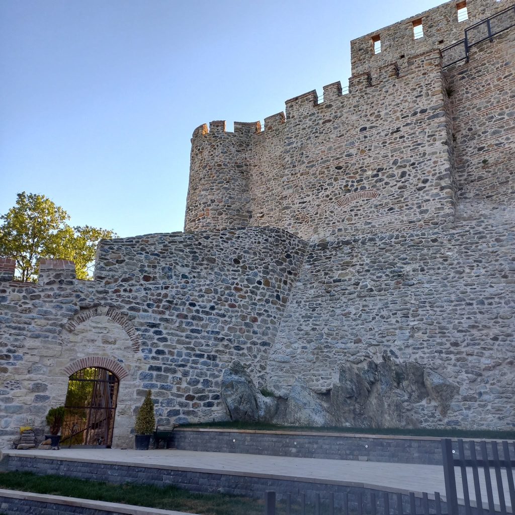 Anadoluhisarı: An Ottoman Fortress on the Bosporus 3 Anadoluhisarı