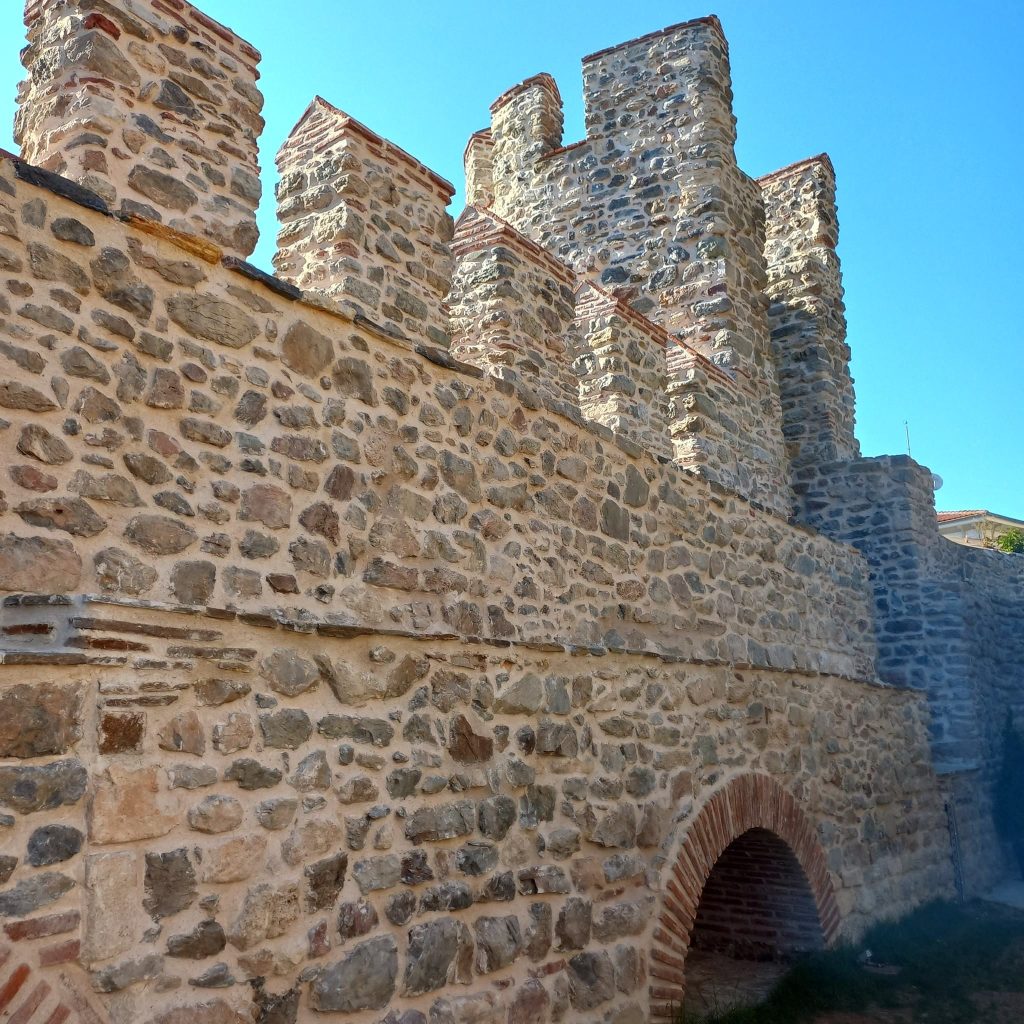 Anadoluhisarı: An Ottoman Fortress on the Bosporus 4 Anadoluhisarı