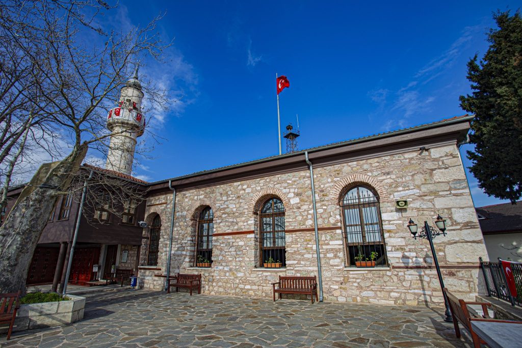 Orhan Mosque: A Fourteenth-Century Ottoman Mosque in İzmit 3 Orhan Mosque