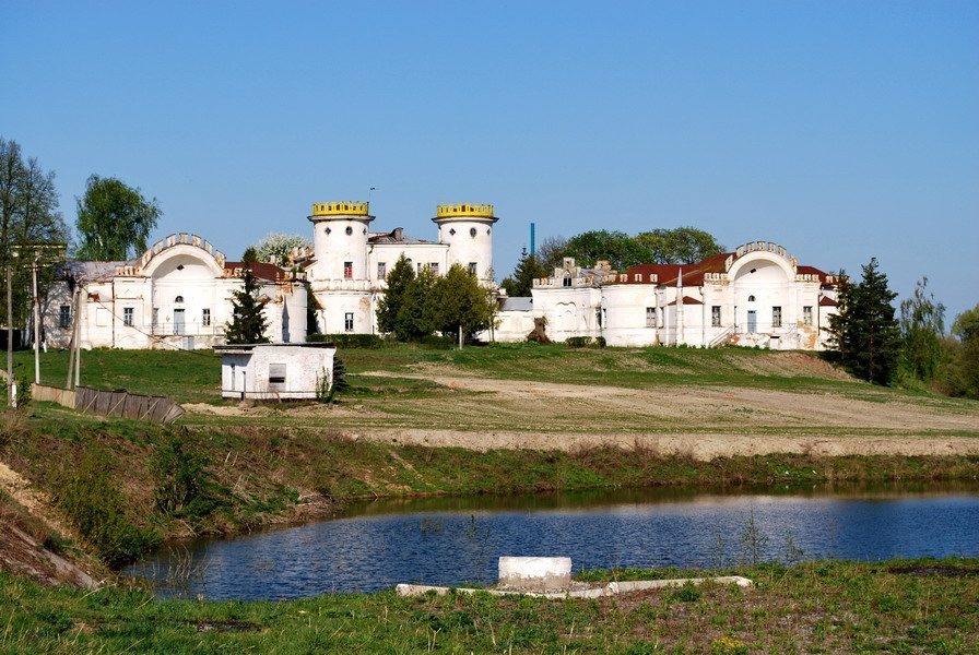 Palace of Rumyantsev-Zadunaiskyi in Vyshenky: An Eighteenth-Century Estate Palace 1 Palace of Rumyantsev-Zadunaiskyi in Vyshenky