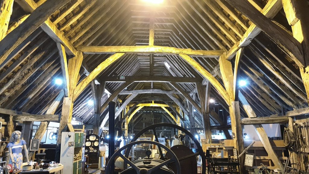 Upminster Tithe Barn: A Medieval Grange Barn in England 1 Upminster Tithe Barn