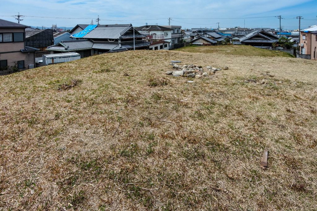 Maruyama Kofun: A Keyhole-Shaped Burial Mound in Japan 1 Maruyama Kofun