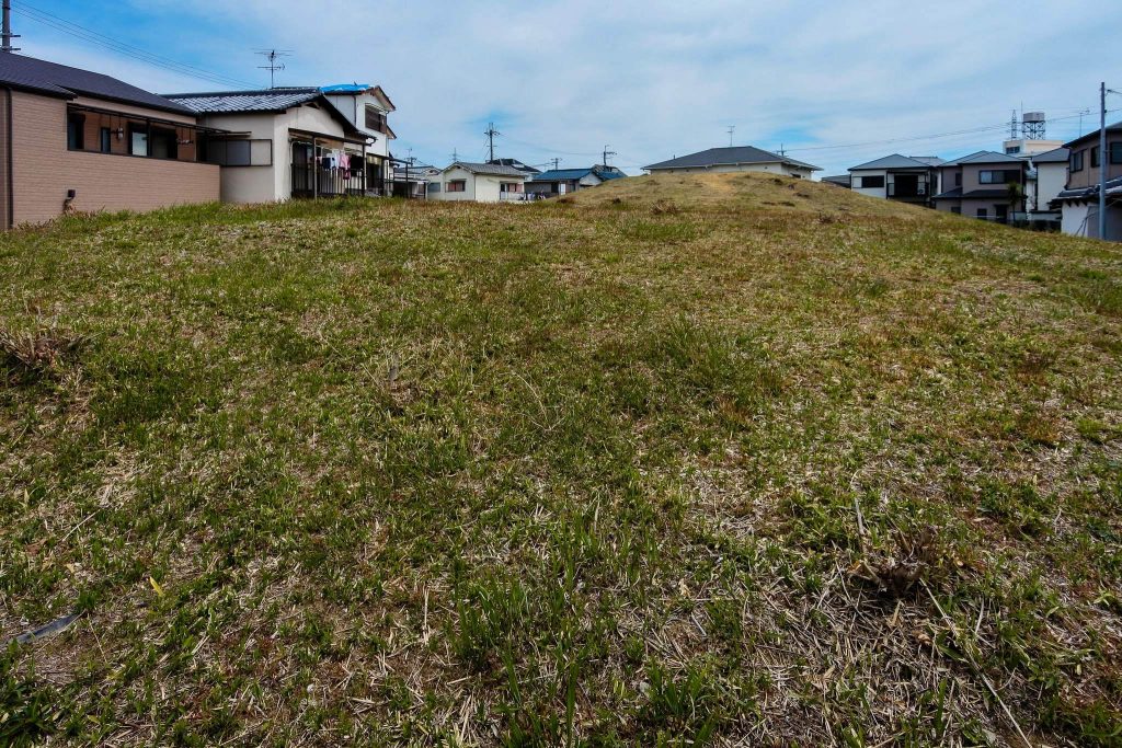 Maruyama Kofun: A Keyhole-Shaped Burial Mound in Japan 2 Maruyama Kofun