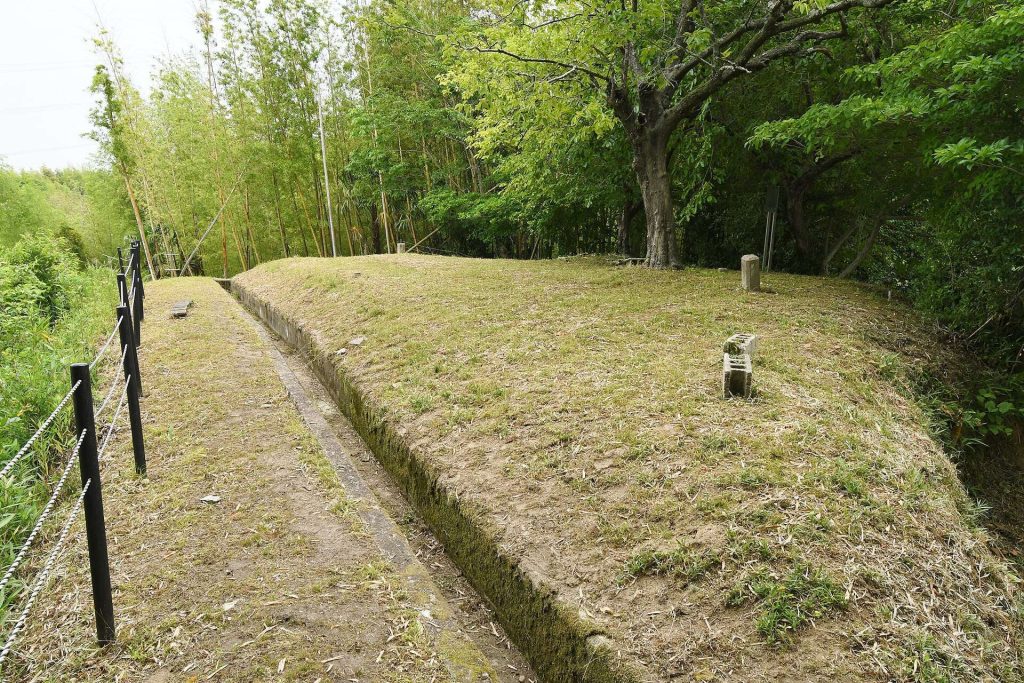 Tsubai Otsukayama Kofun: An Early Kofun-Period Burial Mound in Japan 1 Tsubai Otsukayama Kofun