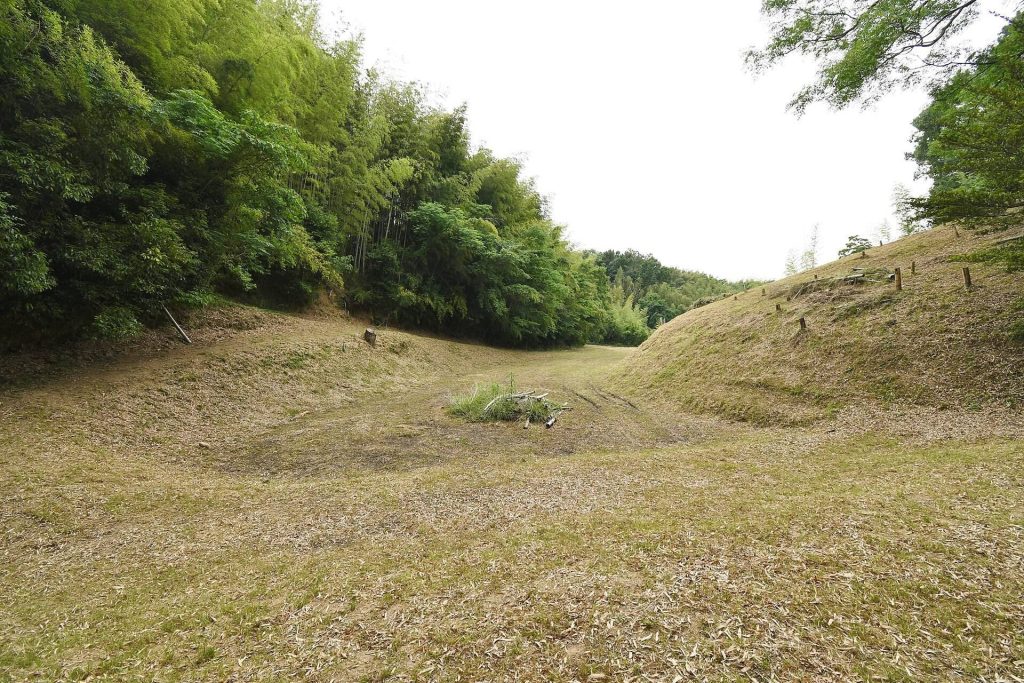 Tsubai Otsukayama Kofun: An Early Kofun-Period Burial Mound in Japan 5 Tsubai Otsukayama Kofun