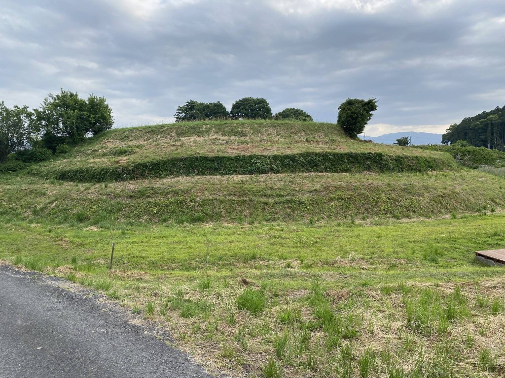 Makimuku Ruins: An Archaeological Complex of the Yayoi and Kofun Periods 1 Makimuku ruins