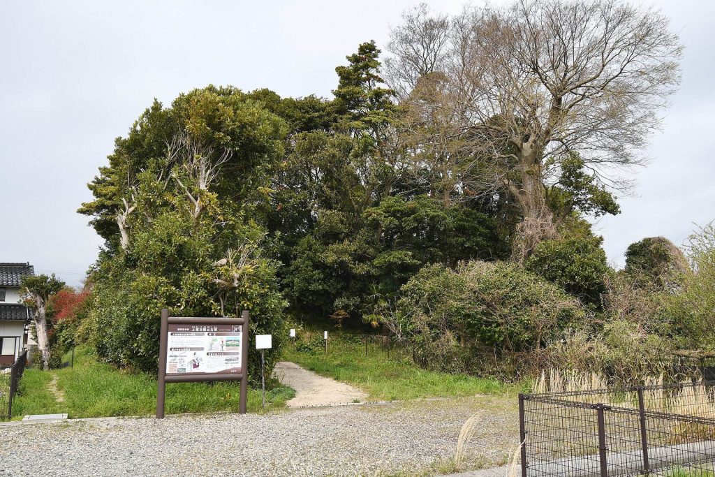 Kamienya Tsukiyama Kofun: An Elite Kofun-Period Burial Mound in Japan 1 Kamienya Tsukiyama Kofun
