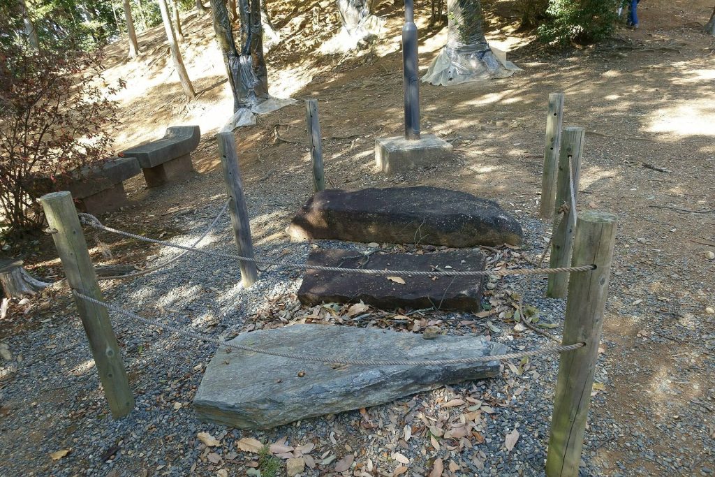 Motoinari Kofun: An Early Kofun-Period Burial Mound in Japan 2 Motoinari Kofun