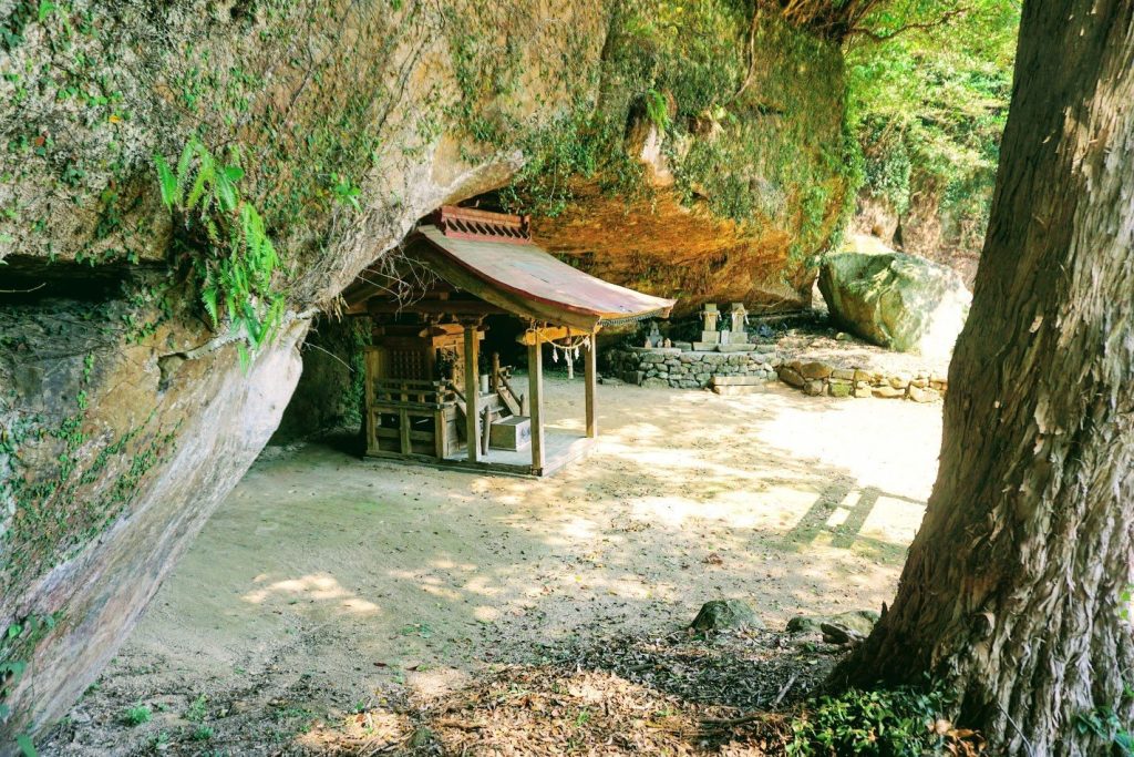 Fukui Cave: A Paleolithic and Early Jomon Rock Shelter in Japan 1 Fukui Cave