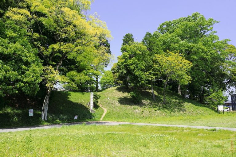 Nagatsuka Kofun: A Late-Fourth-Century Keyhole-Shaped Burial Mound in Japan