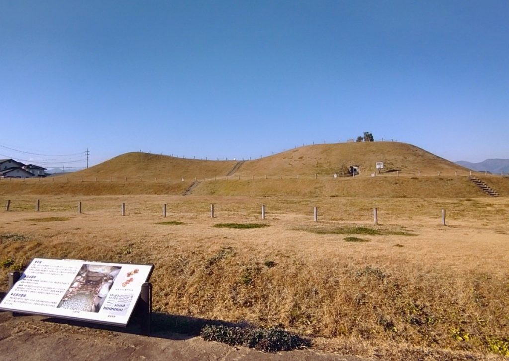 Yanase Futagozuka Kofun: A Keyhole-Shaped Burial Mound in Japan 1 Yanase Futagozuka Kofun