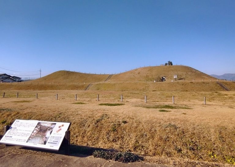 Yanase Futagozuka Kofun: A Keyhole-Shaped Burial Mound in Japan