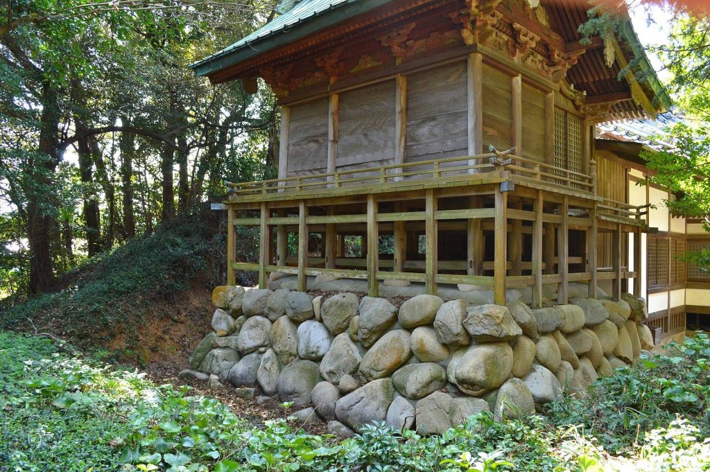 Shiratori Kofun: A Keyhole-Shaped Burial Mound in Japan 2 Shiratori Kofun