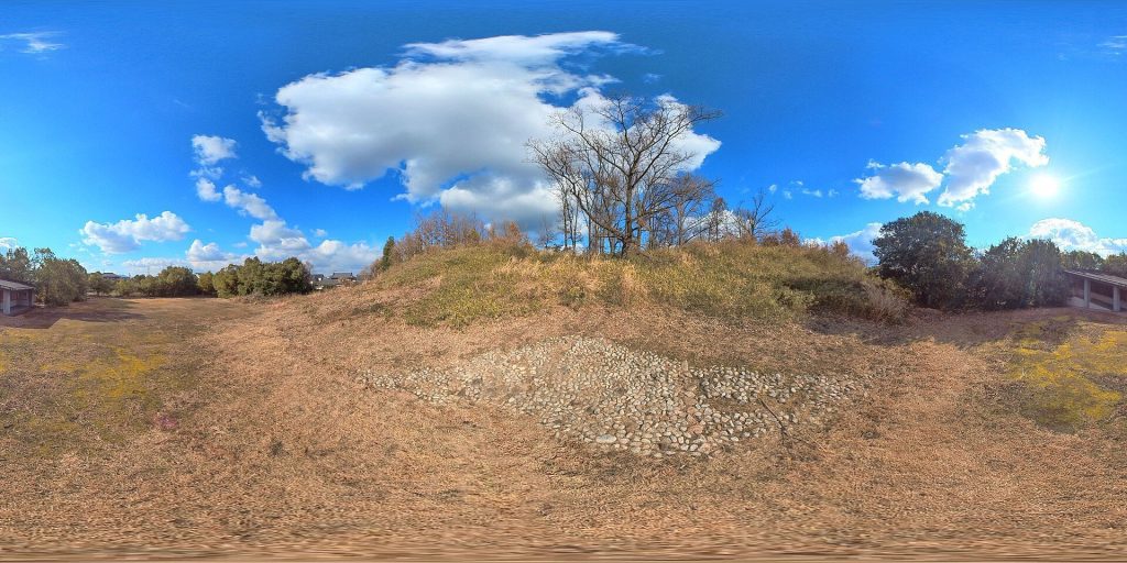 Sugiyama Kofun: A Keyhole-Shaped Burial Mound in Nara 4 Sugiyama Kofun
