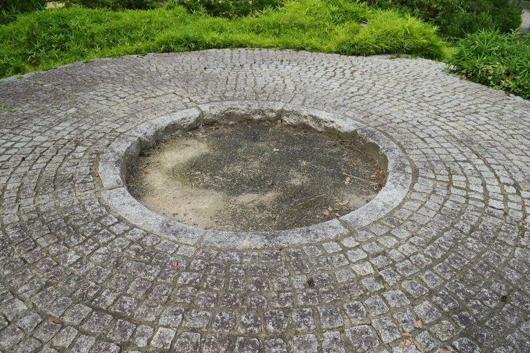 Makino Kurumazuka Kofun: A Keyhole Burial Mound in Japan