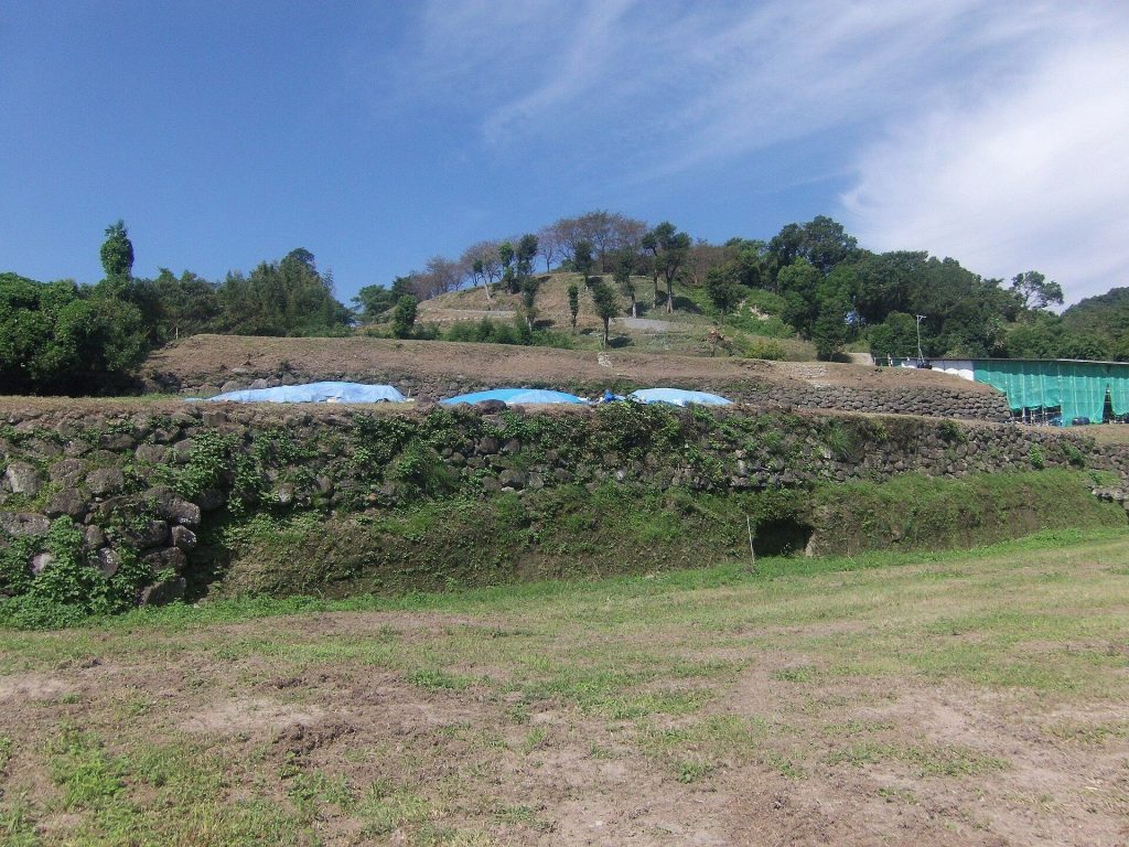 Hinoe Castle: A Medieval and Sengoku-Period Japanese Castle 1 Hinoe Castle