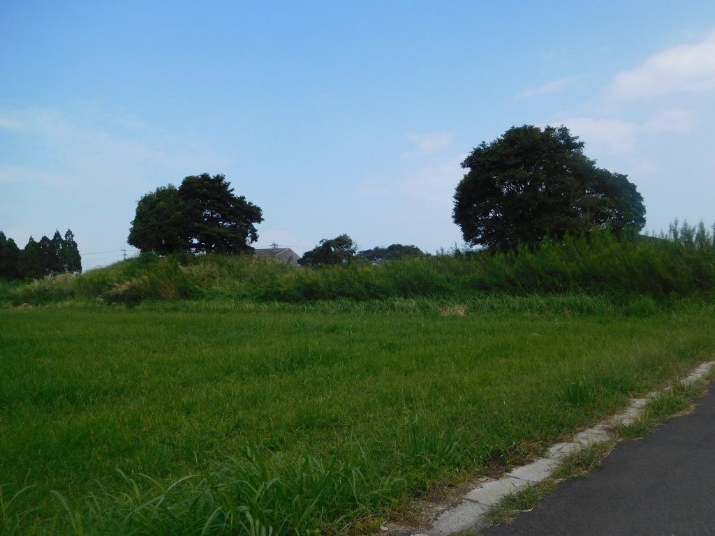Tōjin Kofun Cluster: A Kofun-Period Burial-Mound Complex in Japan 1 Tōjin Kofun Cluster