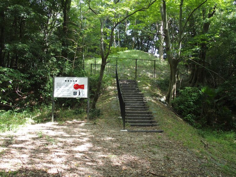 Shofukuji Tumulus: A Keyhole-Shaped Kofun Burial Mound in Japan