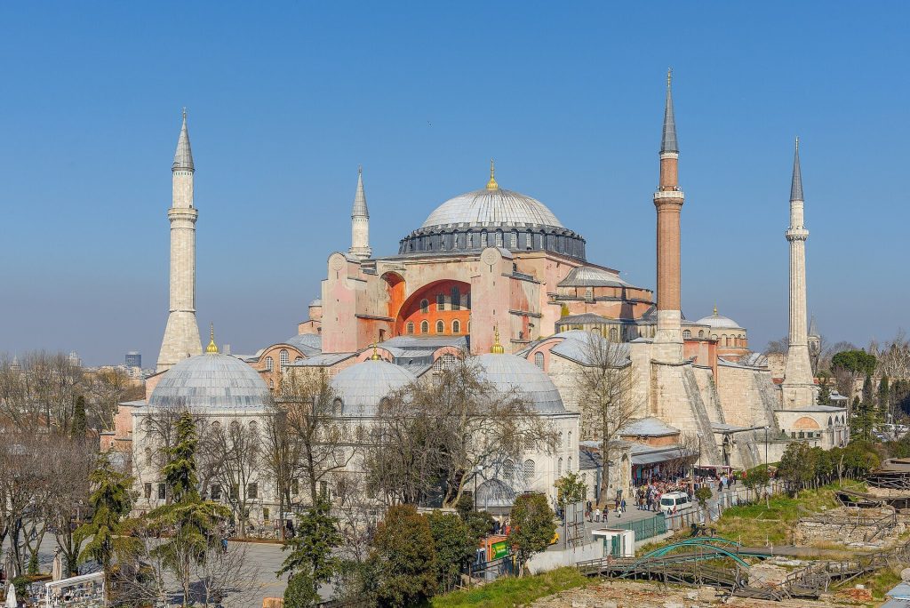 Hagia Sophia: Byzantine Basilica and Imperial Mosque in Istanbul 1 Hagia Sophia