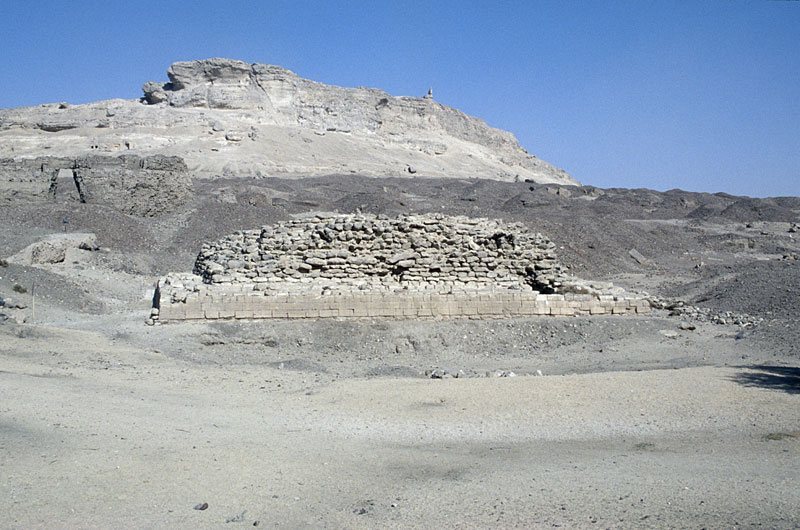 Pyramid of Zawyet el-Maiyitin: An Early Egyptian Provincial Pyramid 2 Pyramid of Zawyet el-Maiyitin