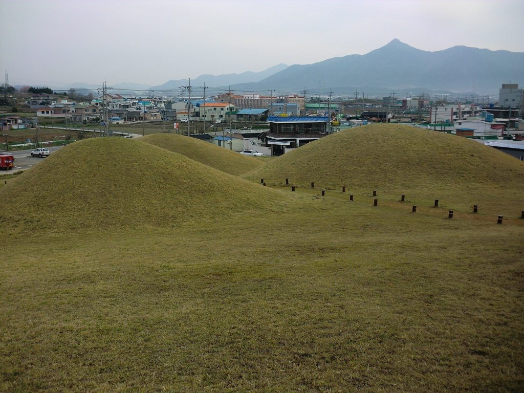 Goseong Songhak-dong Tumuli: A Gaya-Period Cemetery in South Korea 1 Goseong Songhak-dong Tumuli
