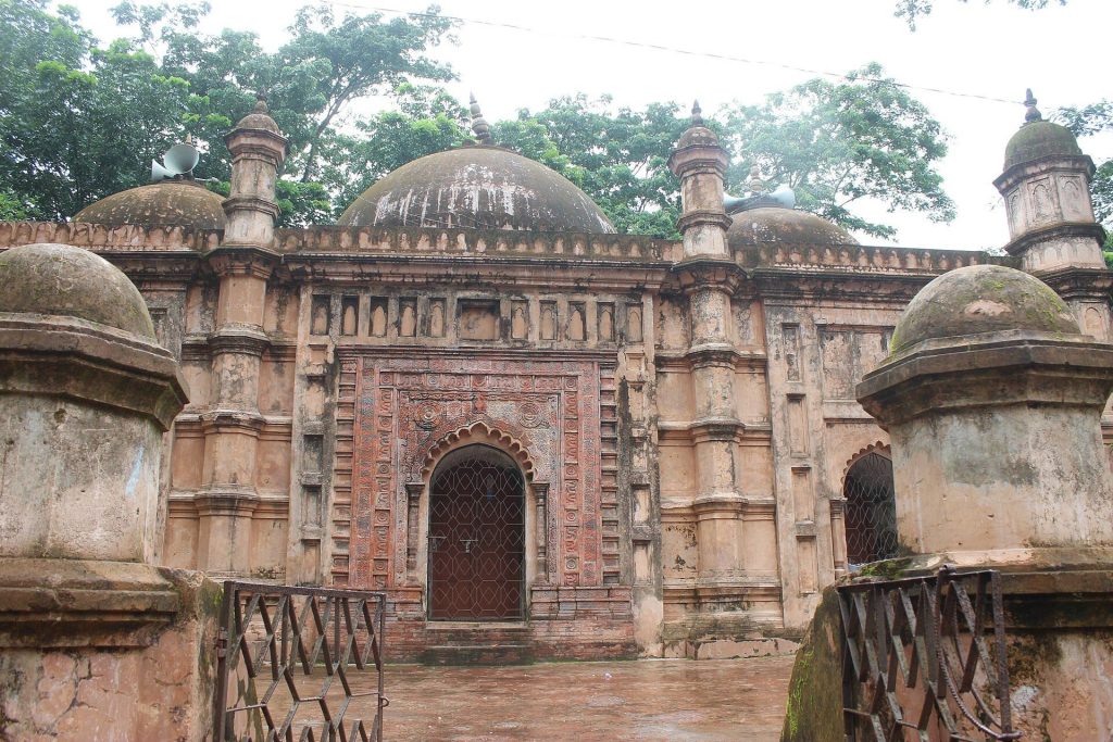 Kamalapur Mosque: A Historic Three-Domed Mosque in Bangladesh 2 Kamalapur Mosque
