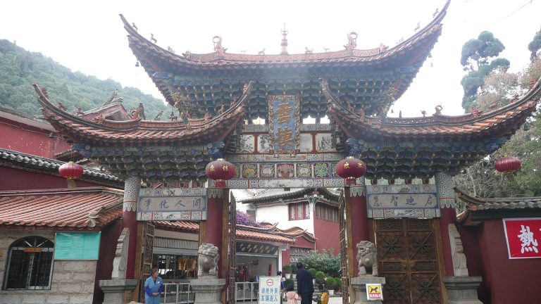 Huating Temple: A Buddhist Temple in Kunming