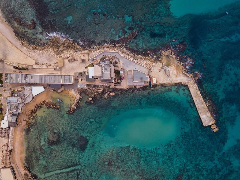 The Underwater Harbor at Caesarea: An Artificial Roman Harbor 1 The Underwater Harbor at Caesarea