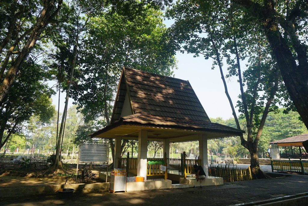 Agung Temple: A Hindu Temple Site in South Kalimantan 2 Agung Temple