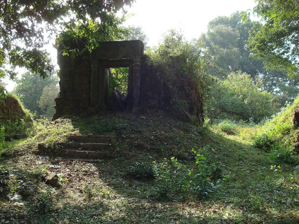 Kutisvara: A Hindu Temple of Shiva at Angkor 5 Kutisvara