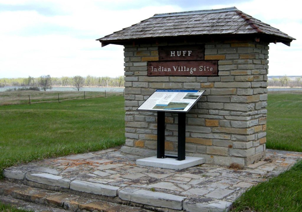 Huff Archeological Site: A Prehistoric Mandan Village in North Dakota 1 Huff Archeological Site