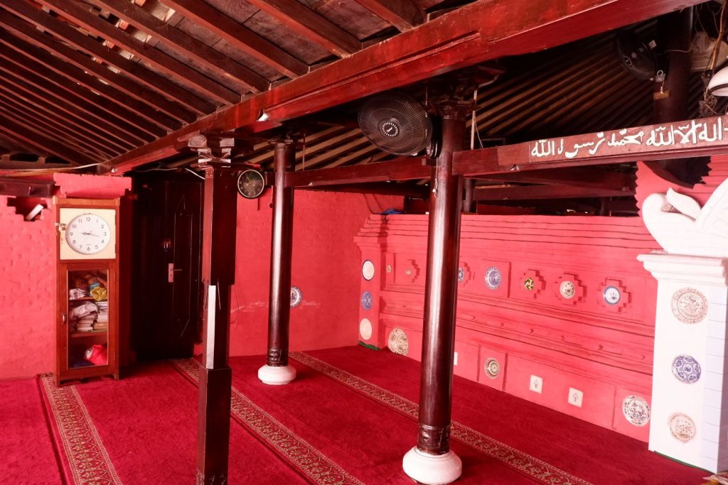Red Mosque of Panjunan: A Fifteenth-Century Javanese Mosque in Cirebon 2 Red Mosque of Panjunan