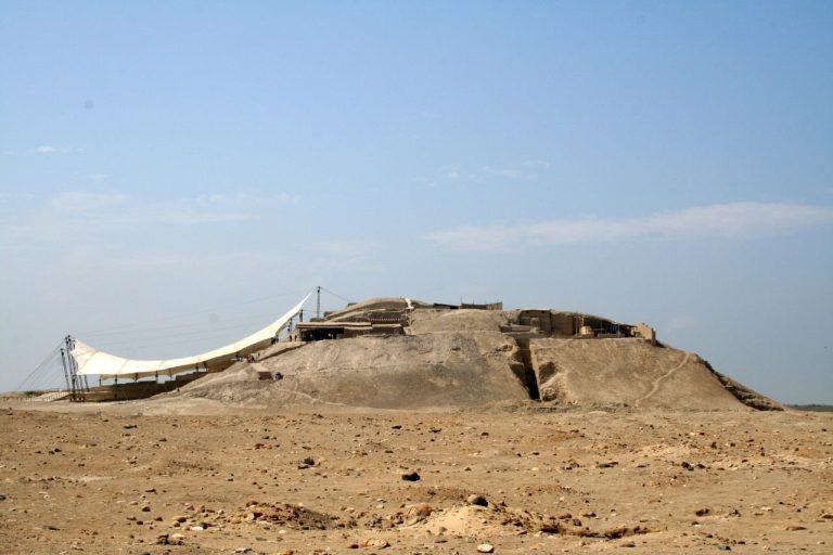 Huaca Cao Viejo: A Moche Ceremonial and Administrative Monument in Peru