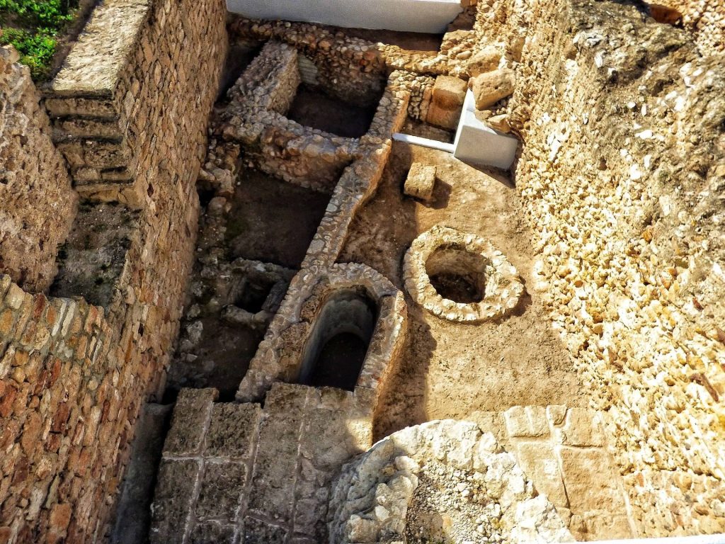 District of Dido: Punic Archaeological Remains in Carthage 1 District of Dido