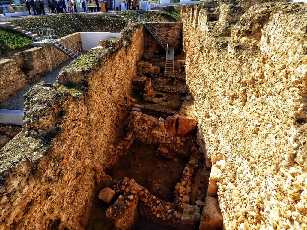 District of Dido: Punic Archaeological Remains in Carthage 2 District of Dido