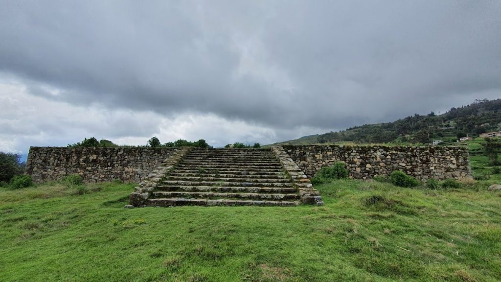 Sayhuite: An Inca Sanctuary and Religious Center in Peru 2 Sayhuite