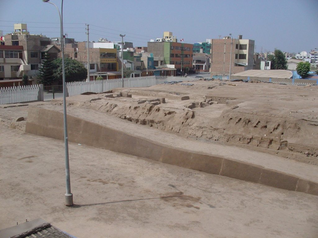 Huaca Casa Rosada: An Archaeological Site in San Miguel, Peru 1 Huaca Casa Rosada