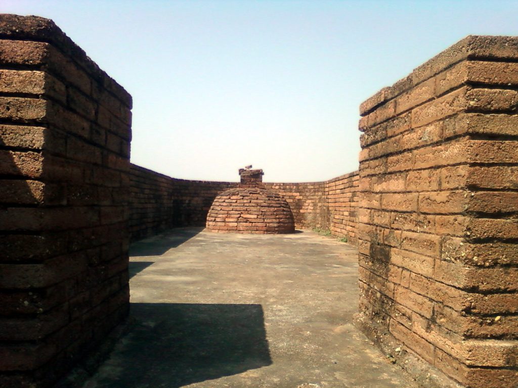Bavikonda: A Buddhist Monastic Complex in India 1 Bavikonda