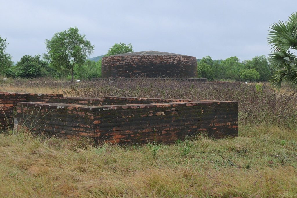 Bavikonda: A Buddhist Monastic Complex in India 4 Bavikonda