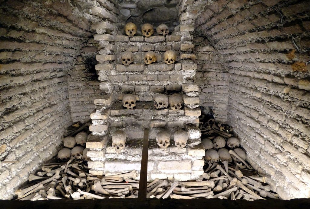Catacombs of Lima: The Underground Ossuaries of San Francisco 2 Catacombs of Lima