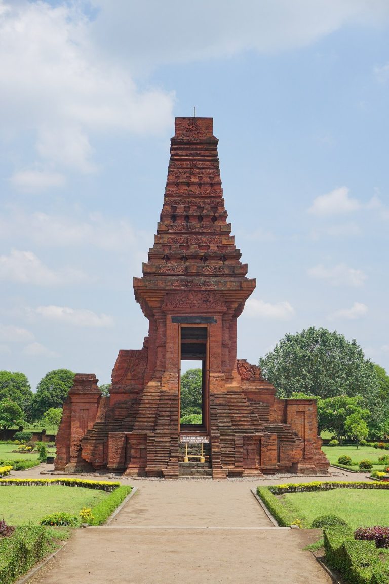 Bajang Ratu Temple: A Majapahit Ceremonial Gateway in East Java