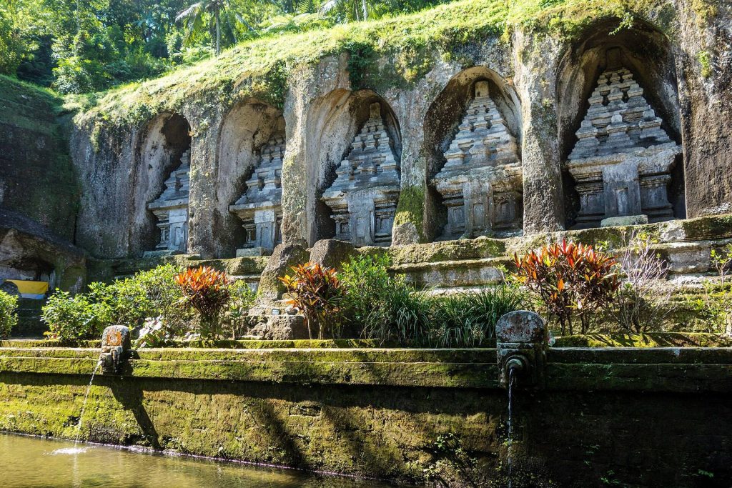 Gunung Kawi: An Eleventh-Century Hindu Funerary Complex in Bali 1 Gunung Kawi