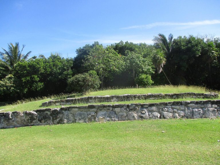 El Rey Archaeological Site: A Maya Coastal Settlement in Cancún