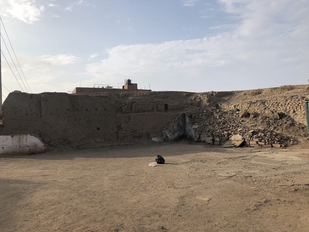 Huaca Santa Rosa: A Layered Andean and Colonial Archaeological Site in Lima 3 Huaca Santa Rosa